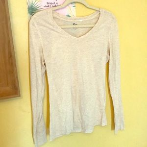 5 for $20🔥 Cream v-neck long sleeve tee